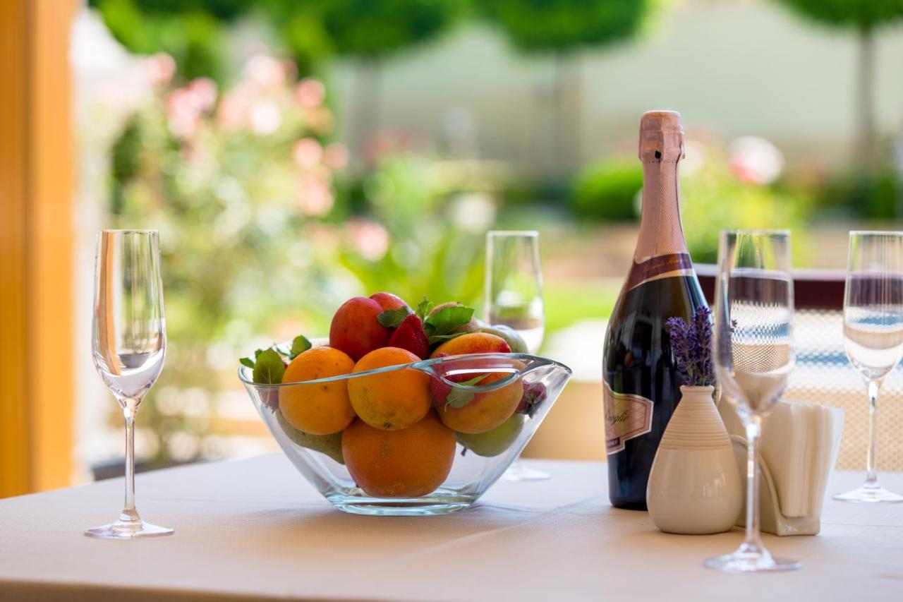 Villa Florence Boutique Apart Hotel スヴェティ・ヴラス エクステリア 写真